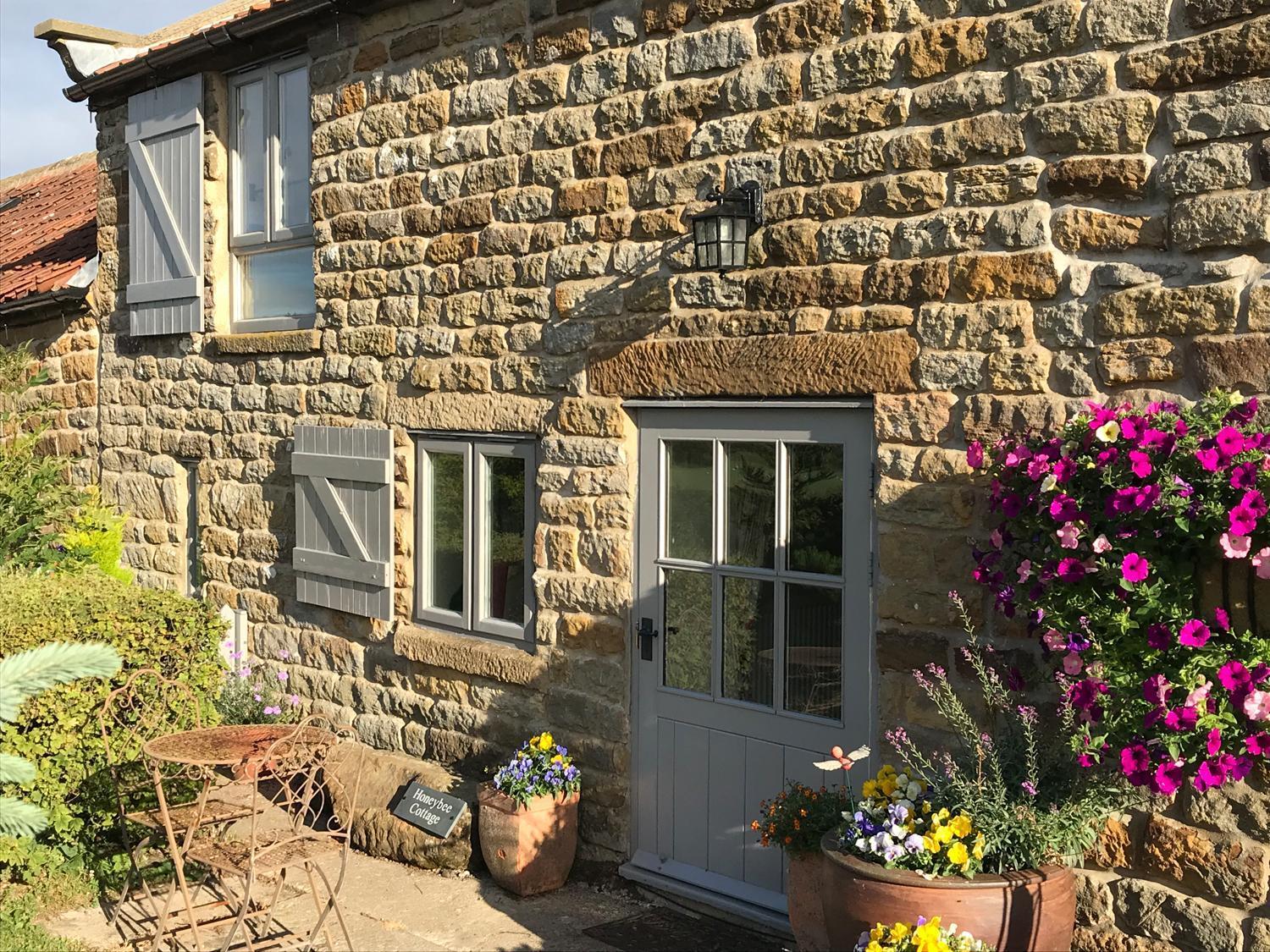 Honey Bee Cottage Scarborough Exterior photo